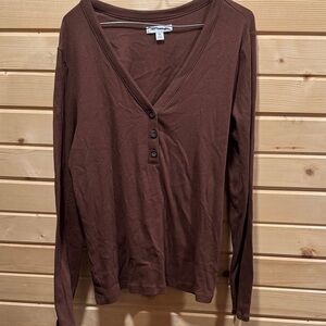 Universal Thread Women's Brown Long-Sleeve V-Neck Henley Top